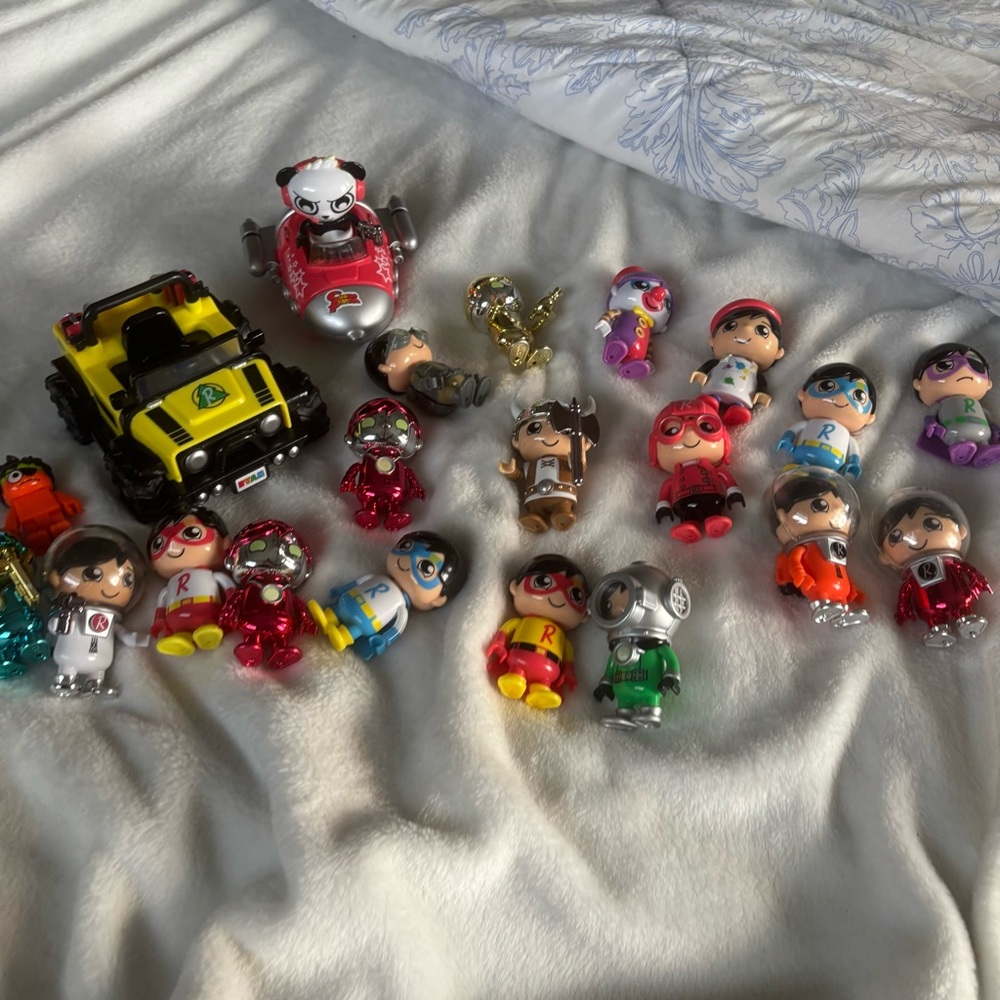Ryan’s World Large Lot of Action Figures Playset